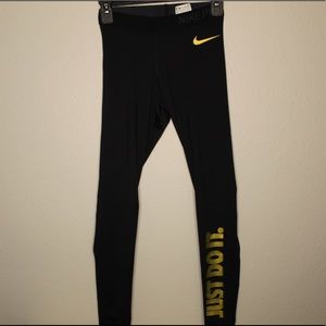 Women’s Nike Pro Leggings